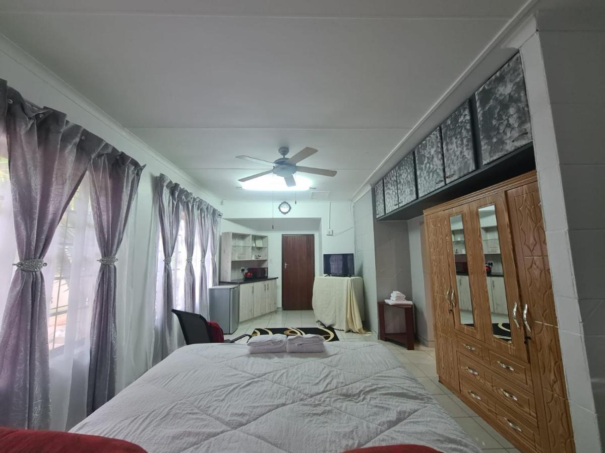 Homestay Chantelle's Overnight Richards Bay
